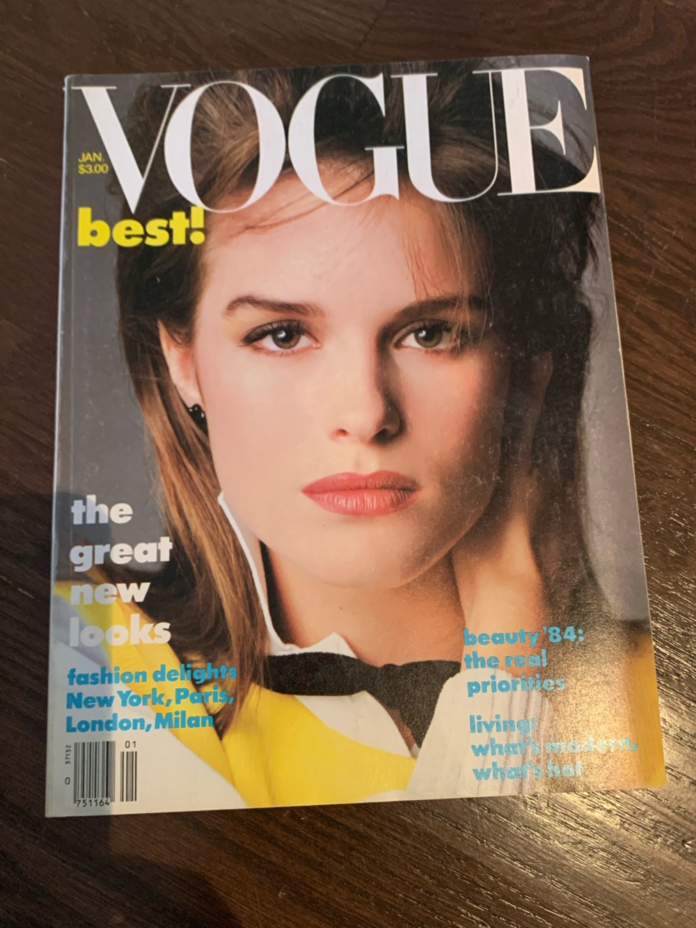 Vogue Blonde-Brown Hair Cover with Yellow Accents - Vogue